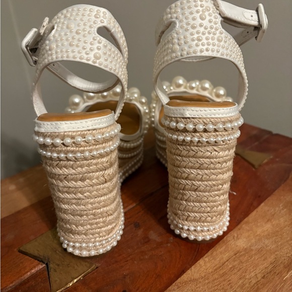 Gianni Bini White Pearl Wedge Sandals - Picture 4 of 5